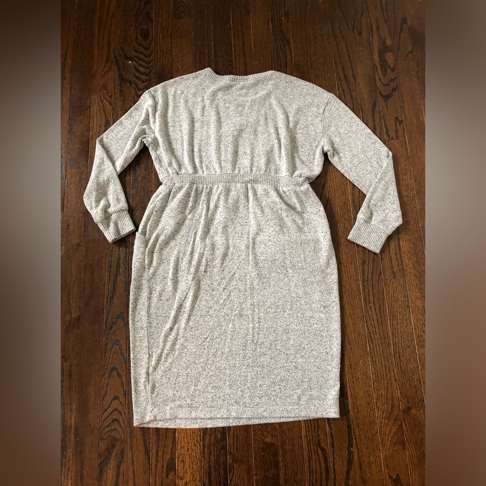 Motherhood Maternity M Grey Long-Sleeved Tie-Waist Midi Sweater Dress w/Pockets - Picture 9 of 10